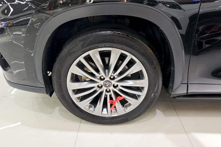 Used Toyota Highlander 2022 380T 4x4 Luxury Edition 7 Seats Left Front Wheel Hub