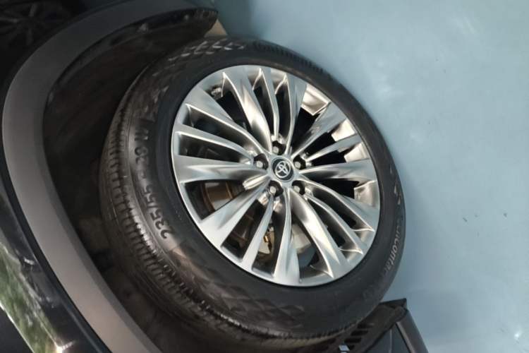Used Toyota Highlander 2022 380T Four-Wheel Drive Prestige Edition 7-Seater Left Front Wheel Hub