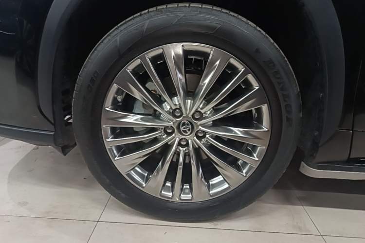 Used Toyota Highlander 2022 380T Four-Wheel Drive Prestige Edition 7-Seater Left Front Wheel Hub