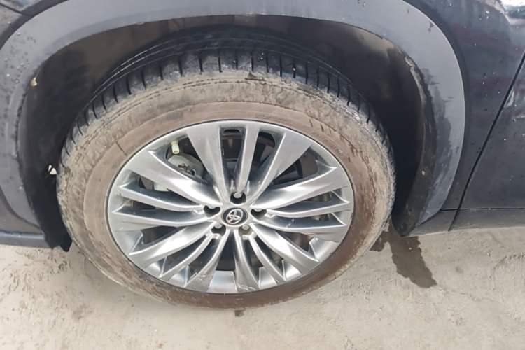Used Toyota Highlander 2022 380T Four-Wheel Drive Prestige Edition 7-Seater Left Front Wheel Hub