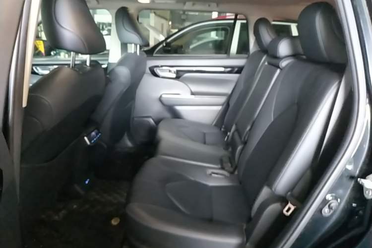 Used Toyota Highlander 2022 Dual-Engine 2.5L Four-Wheel Drive Prestige Version 7 Seats Left Rear Seat