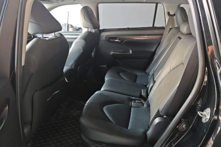 Used Toyota Highlander 2022 Dual-Engine 2.5L Four-Wheel Drive Supreme Edition 7-Seater Left Rear Seat