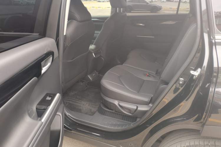 Used Toyota Highlander 2022 Dual-Engine 2.5L Two-Wheel Drive Prestige Edition 7-Seater Left Rear Seat