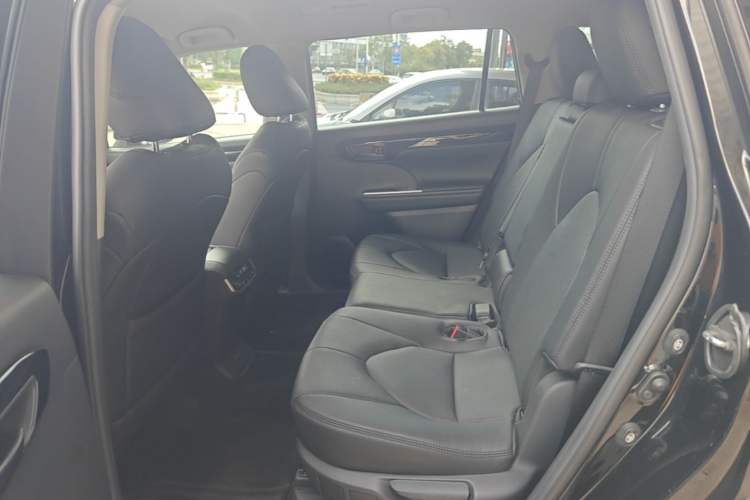 Used Toyota Highlander 2022 Dual-Engine 2.5L Two-Wheel Drive Elite Edition 5 Seats Left Rear Seat