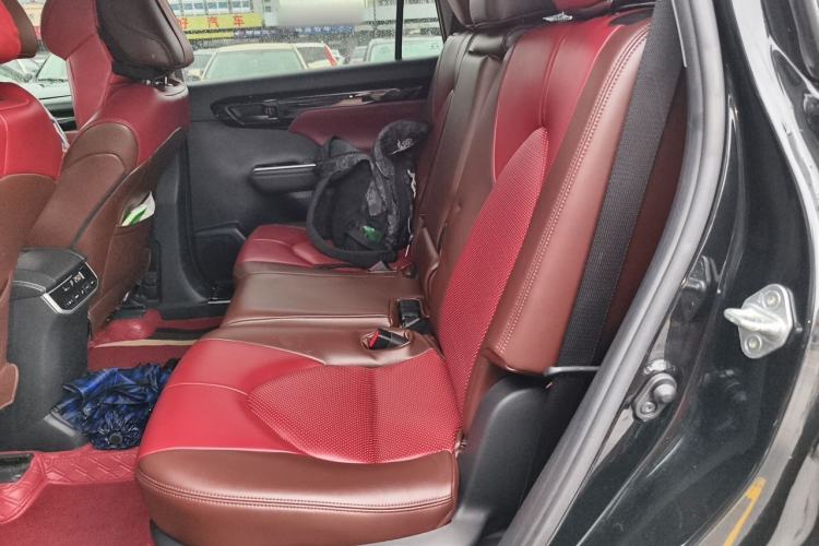 Used Toyota Highlander 2022 Dual-Engine 2.5L 4x4 Elite Edition 7-Seater Left Rear Seat
