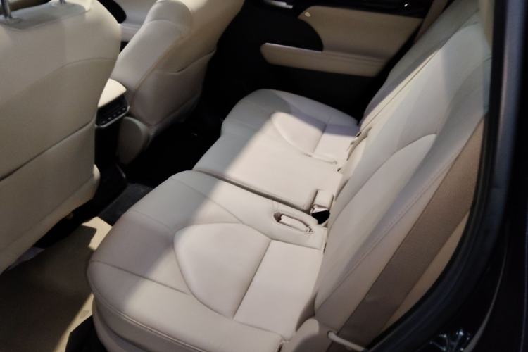 Used Toyota Highlander 2022 Dual-Engine 2.5L Two-Wheel Drive Prestige Edition 7-Seater Left Rear Seat