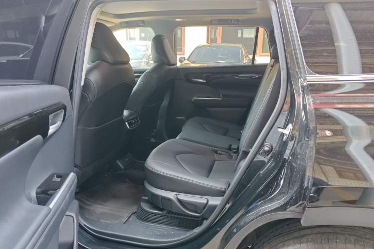 Used Toyota Highlander 2022 Dual-Engine 2.5L Four-Wheel Drive Prestige Version 7 Seats Left Rear Seat