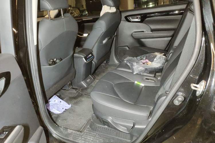 Used Toyota Highlander 2022 Dual-Engine 2.5L Four-Wheel Drive Prestige Version 7 Seats Left Rear Seat