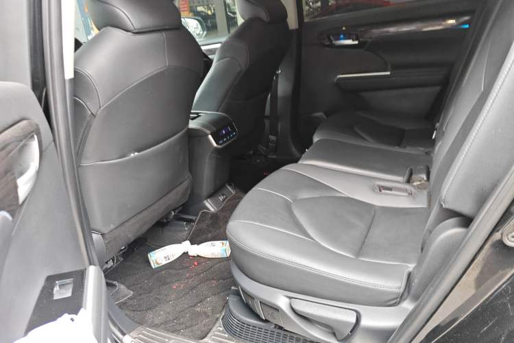 Used Toyota Highlander 2022 Dual-Engine 2.5L Four-Wheel Drive Prestige Version 7 Seats Left Rear Seat