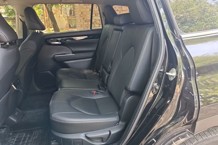 Used Toyota Highlander 2022 380T 4x4 Luxury Edition 7 Seats Left Rear Seat