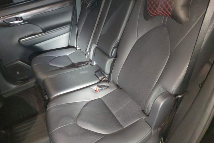 Used Toyota Highlander 2022 Dual-Engine 2.5L Four-Wheel Drive Supreme Edition 7-Seater Left Rear Seat