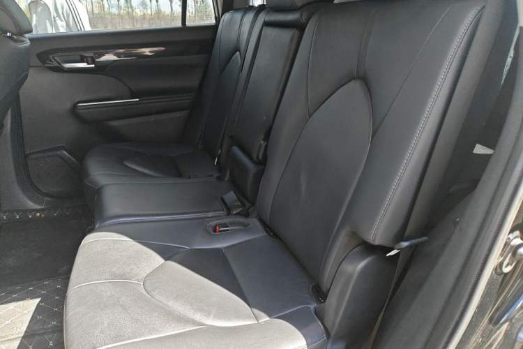 Used Toyota Highlander 2022 380T 4x4 Luxury Edition 7 Seats Left Rear Seat