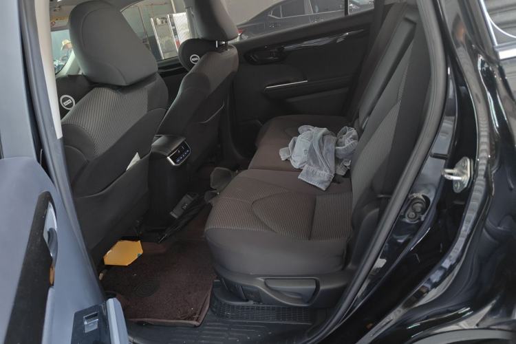 Used Toyota Highlander 2022 Dual-Engine 2.5L 4x4 Elite Edition 7-Seater Left Rear Seat