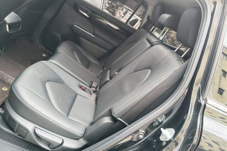 Used Toyota Highlander 2022 Dual-Engine 2.5L Four-Wheel Drive Supreme Edition 7-Seater Left Rear Seat