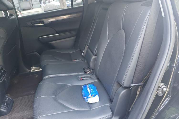 Used Toyota Highlander 2022 Dual-Engine 2.5L Four-Wheel Drive Supreme Edition 7-Seater Left Rear Seat