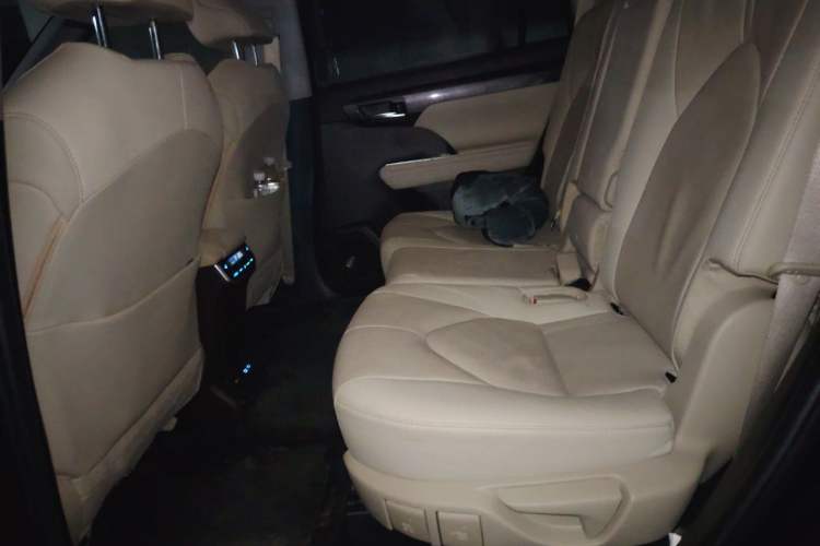 Used Toyota Highlander 2022 Dual-Engine 2.5L Four-Wheel Drive Supreme Edition 7-Seater Left Rear Seat