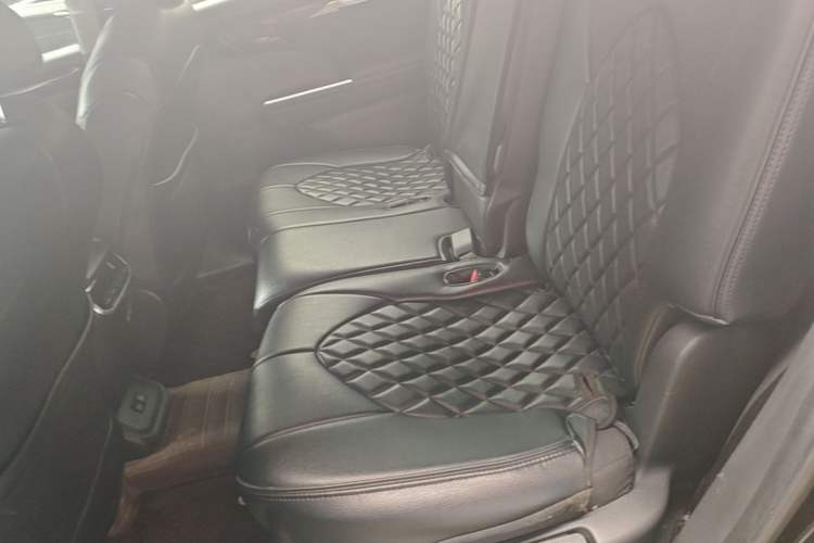 Used Toyota Highlander 2022 Dual-Engine 2.5L 4x4 Elite Edition 7-Seater Left Rear Seat