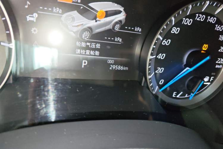 Used Toyota Highlander 2022 Dual-Engine 2.5L Four-Wheel Drive Prestige Version 7 Seats Odometer Close Up