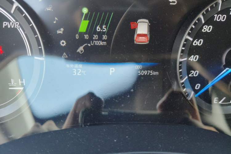 Used Toyota Highlander 2022 Dual-Engine 2.5L Four-Wheel Drive Prestige Version 7 Seats Odometer Close Up