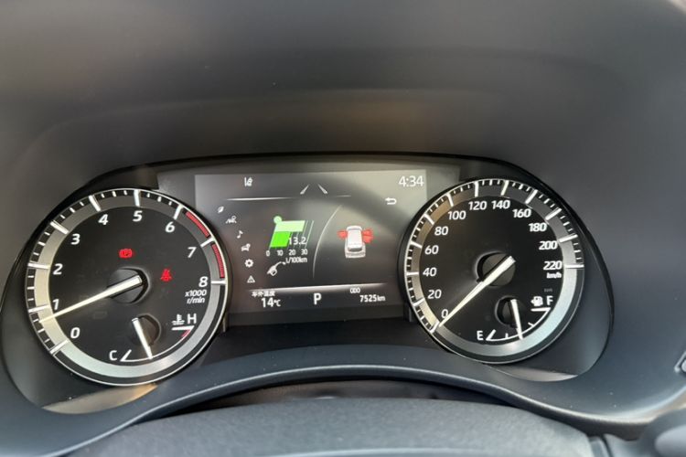 Used Toyota Highlander 2022 380T Four-Wheel Drive Prestige Edition 7-Seater Odometer Close Up