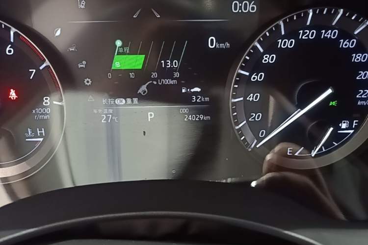 Used Toyota Highlander 2022 380T 4x4 Luxury Edition 7 Seats Odometer Close Up