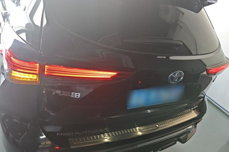 Used Toyota Highlander 2022 Dual-Engine 2.5L Four-Wheel Drive Supreme Edition 7-Seater Rear