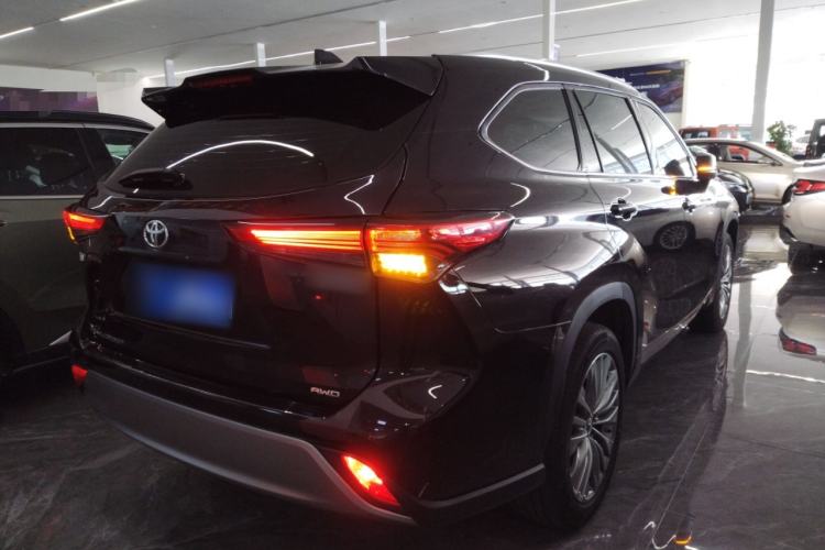 Used Toyota Highlander 2022 380T 4x4 Luxury Edition 7 Seats Rear Right 45 Deg