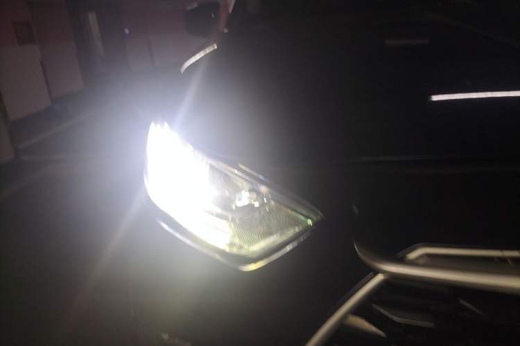 Used Toyota Highlander 2022 Dual-Engine 2.5L Two-Wheel Drive Elite Edition 7-Seater Right Front Headlight