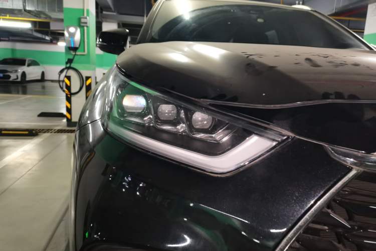 Used Toyota Highlander 2022 Dual-Engine 2.5L Four-Wheel Drive Supreme Edition 7-Seater Right Front Headlight