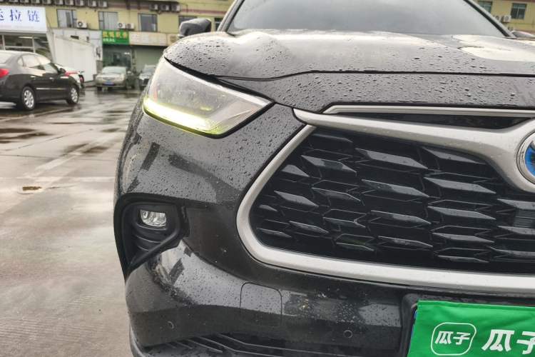 Used Toyota Highlander 2022 Dual-Engine 2.5L 4x4 Elite Edition 7-Seater Right Front Headlight