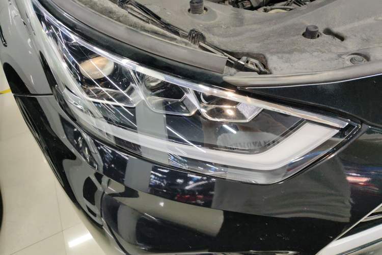 Used Toyota Highlander 2022 Dual-Engine 2.5L Four-Wheel Drive Prestige Version 7 Seats Right Front Headlight