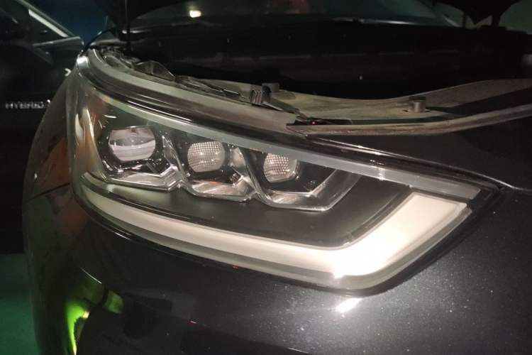 Used Toyota Highlander 2022 Dual-Engine 2.5L Four-Wheel Drive Prestige Version 7 Seats Right Front Headlight