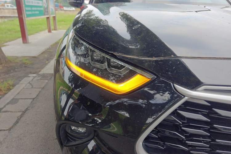 Used Toyota Highlander 2022 Dual-Engine 2.5L Four-Wheel Drive Prestige Version 7 Seats Right Front Headlight