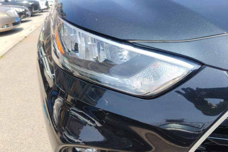 Used Toyota Highlander 2022 Dual-Engine 2.5L 4x4 Elite Edition 7-Seater Right Front Headlight