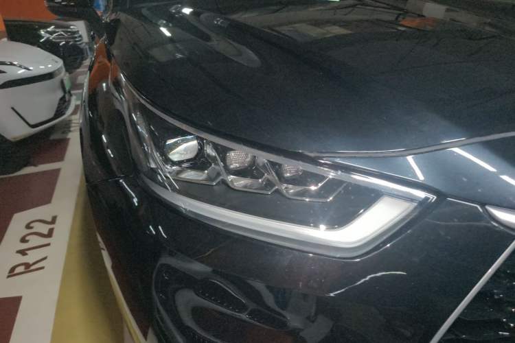 Used Toyota Highlander 2022 Dual-Engine 2.5L Four-Wheel Drive Prestige Version 7 Seats Right Front Headlight