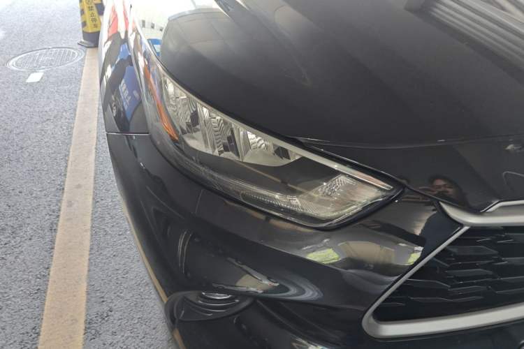 Used Toyota Highlander 2022 Dual-Engine 2.5L 4x4 Elite Edition 7-Seater Right Front Headlight