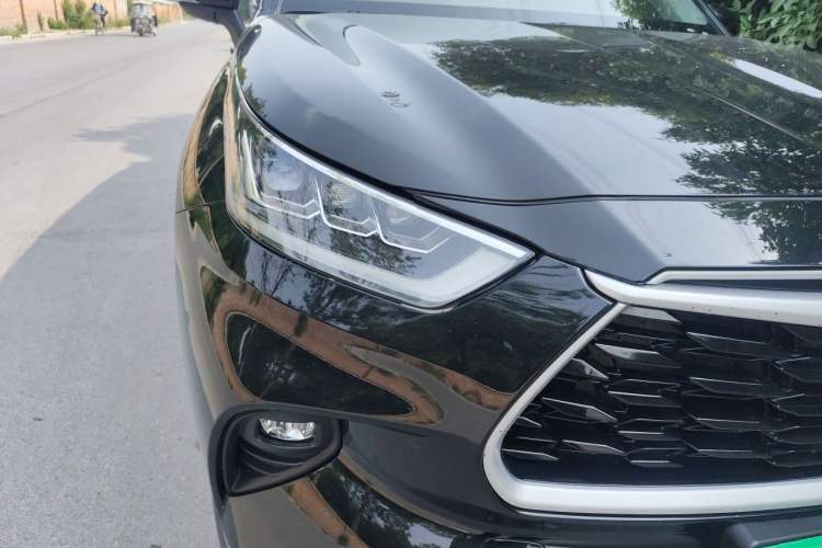 Used Toyota Highlander 2022 Dual-Engine 2.5L Four-Wheel Drive Prestige Version 7 Seats Right Front Headlight