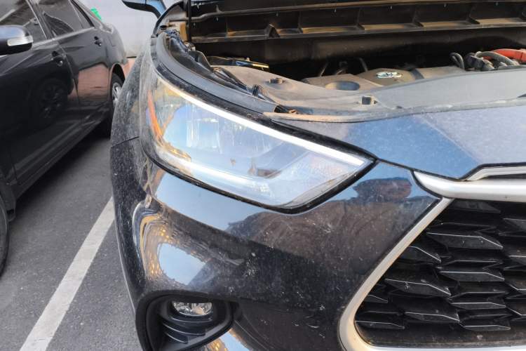 Used Toyota Highlander 2022 Dual-Engine 2.5L 4x4 Elite Edition 7-Seater Right Front Headlight