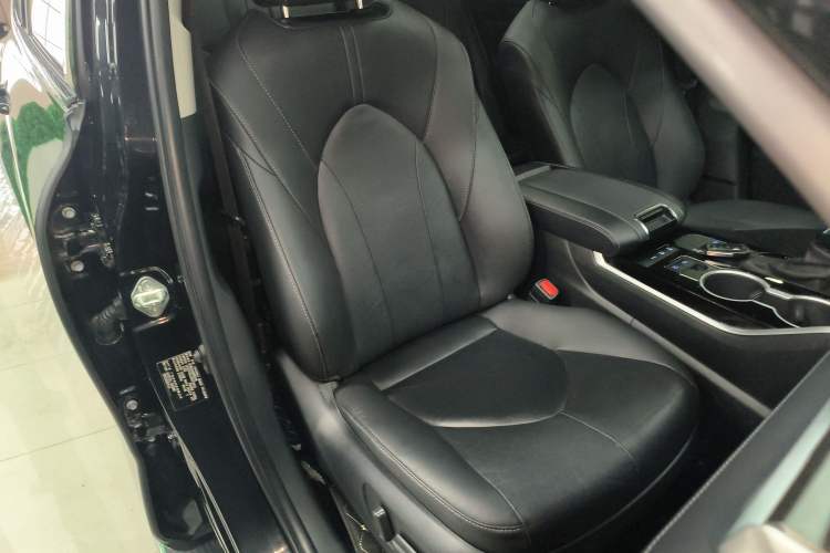 Used Toyota Highlander 2022 Dual-Engine 2.5L Four-Wheel Drive Prestige Version 7 Seats Right Front Seat