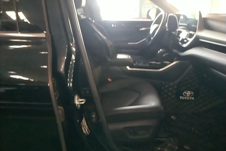 Used Toyota Highlander 2022 Dual-Engine 2.5L Four-Wheel Drive Prestige Version 7 Seats Right Front Seat