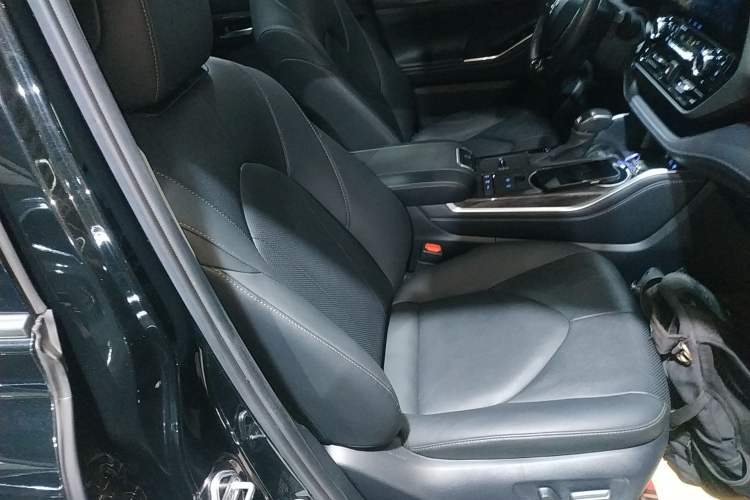 Used Toyota Highlander 2022 Dual-Engine 2.5L Four-Wheel Drive Supreme Edition 7-Seater Right Front Seat