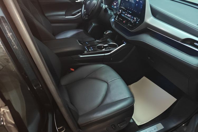 Used Toyota Highlander 2022 Dual-Engine 2.5L Four-Wheel Drive Supreme Edition 7-Seater Right Front Seat