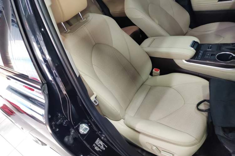 Used Toyota Highlander 2022 Dual-Engine 2.5L Four-Wheel Drive Supreme Edition 7-Seater Right Front Seat