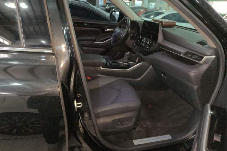 Used Toyota Highlander 2022 Dual-Engine 2.5L Four-Wheel Drive Prestige Version 7 Seats Right Front Seat