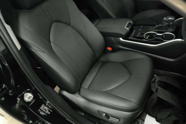 Used Toyota Highlander 2022 Dual-Engine 2.5L Four-Wheel Drive Prestige Version 7 Seats Right Front Seat