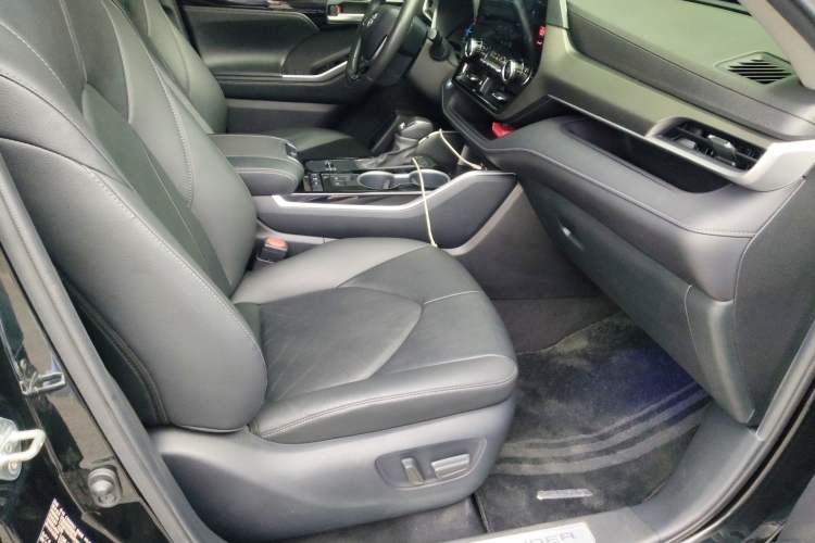 Used Toyota Highlander 2022 Dual-Engine 2.5L Four-Wheel Drive Prestige Version 7 Seats Right Front Seat