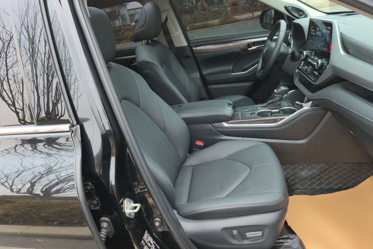 Used Toyota Highlander 2022 Dual-Engine 2.5L Four-Wheel Drive Supreme Edition 7-Seater Right Front Seat
