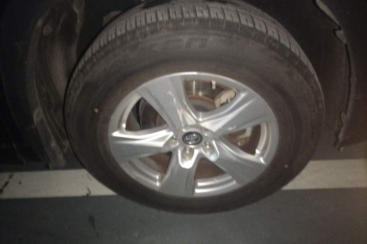 Used Toyota Highlander 2022 Dual-Engine 2.5L Two-Wheel Drive Elite Edition 7-Seater Right Front Wheel Hub