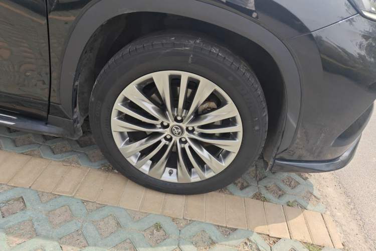 Used Toyota Highlander 2022 Dual-Engine 2.5L Four-Wheel Drive Prestige Version 7 Seats Right Front Wheel Hub