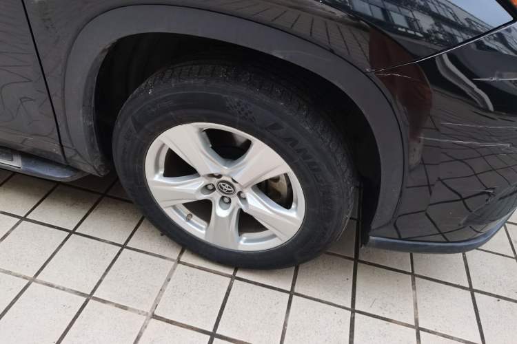 Used Toyota Highlander 2022 Dual-Engine 2.5L Two-Wheel Drive Elite Edition 5 Seats Right Front Wheel Hub